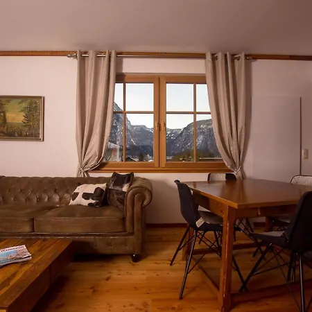Chalet Obertraun 度假居 *